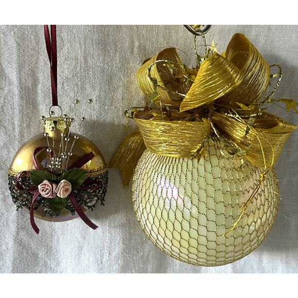 Unbranded Other - Two Golden Christmas Ornaments